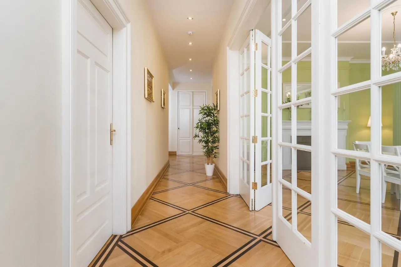 Apartamenty W Palacu Pod Baranami Krakow