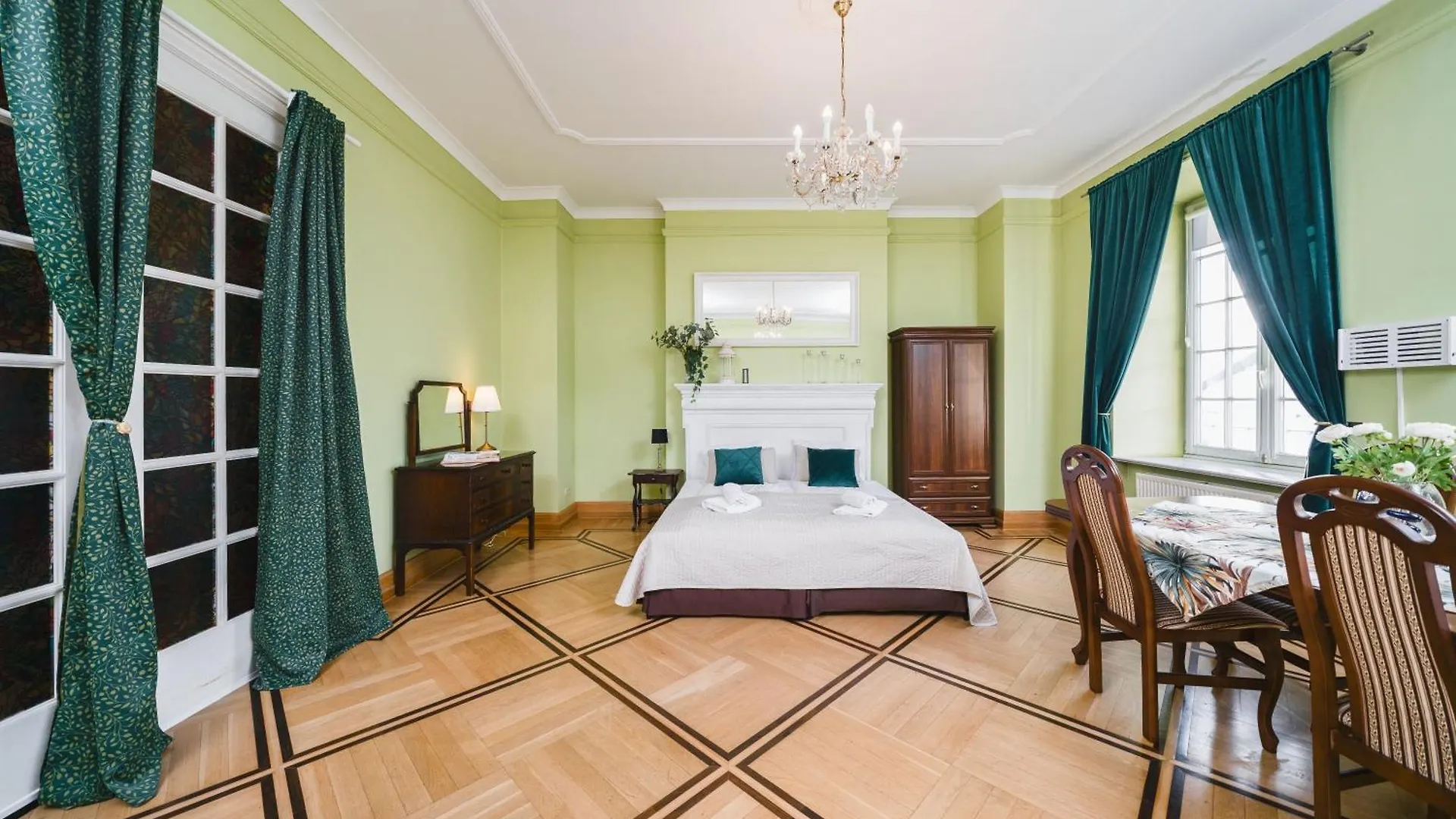 Apartamenty W Palacu Pod Baranami Krakow