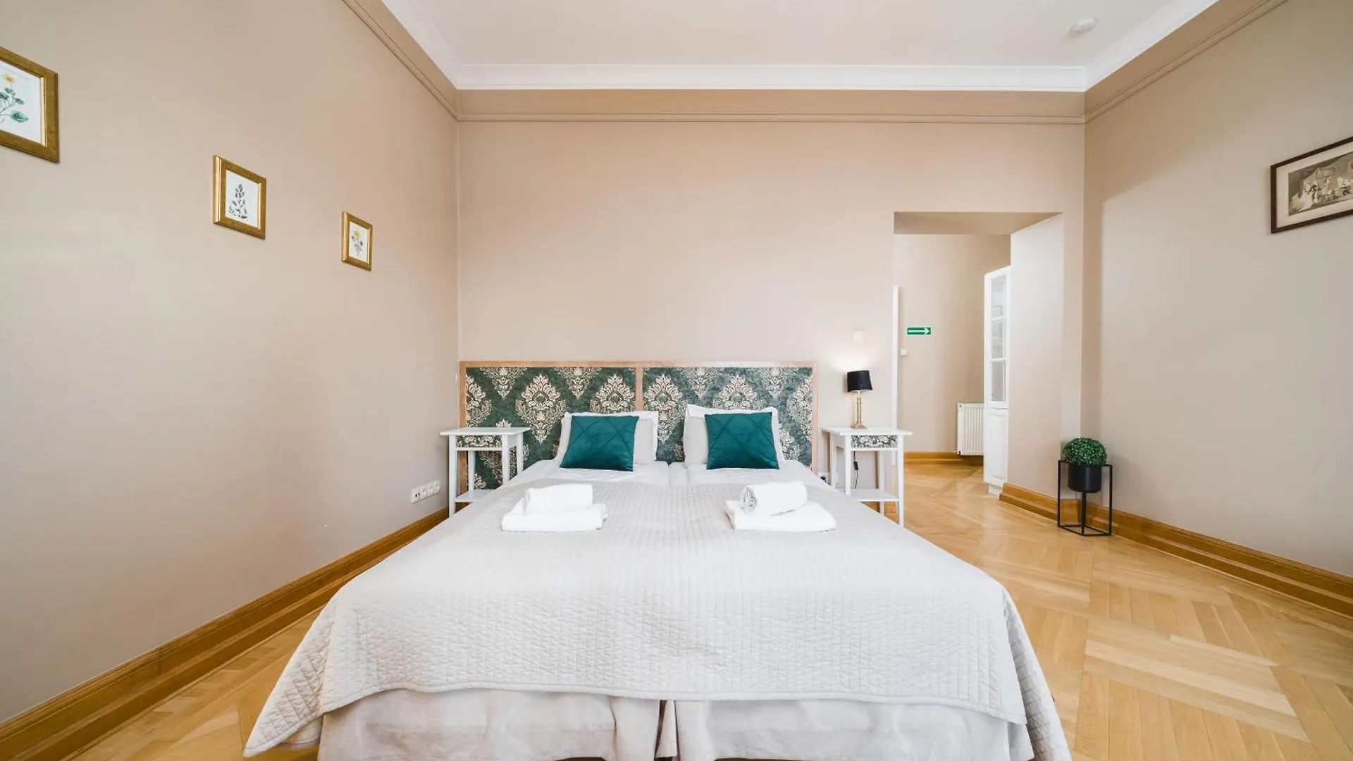 Apartamenty W Palacu Pod Baranami Krakow Apartment