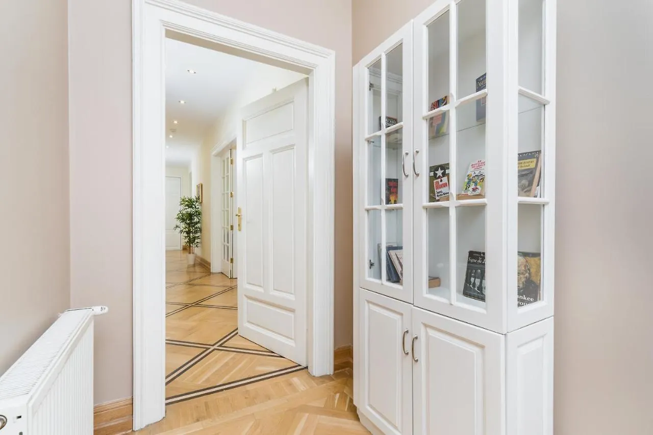 Apartment Apartamenty W Palacu Pod Baranami Krakow